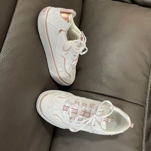 Sketchers Air Cooled memory Foam sneakers